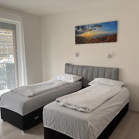 Sunrise Harbor Iii Modern Smart 3-br With Balcony